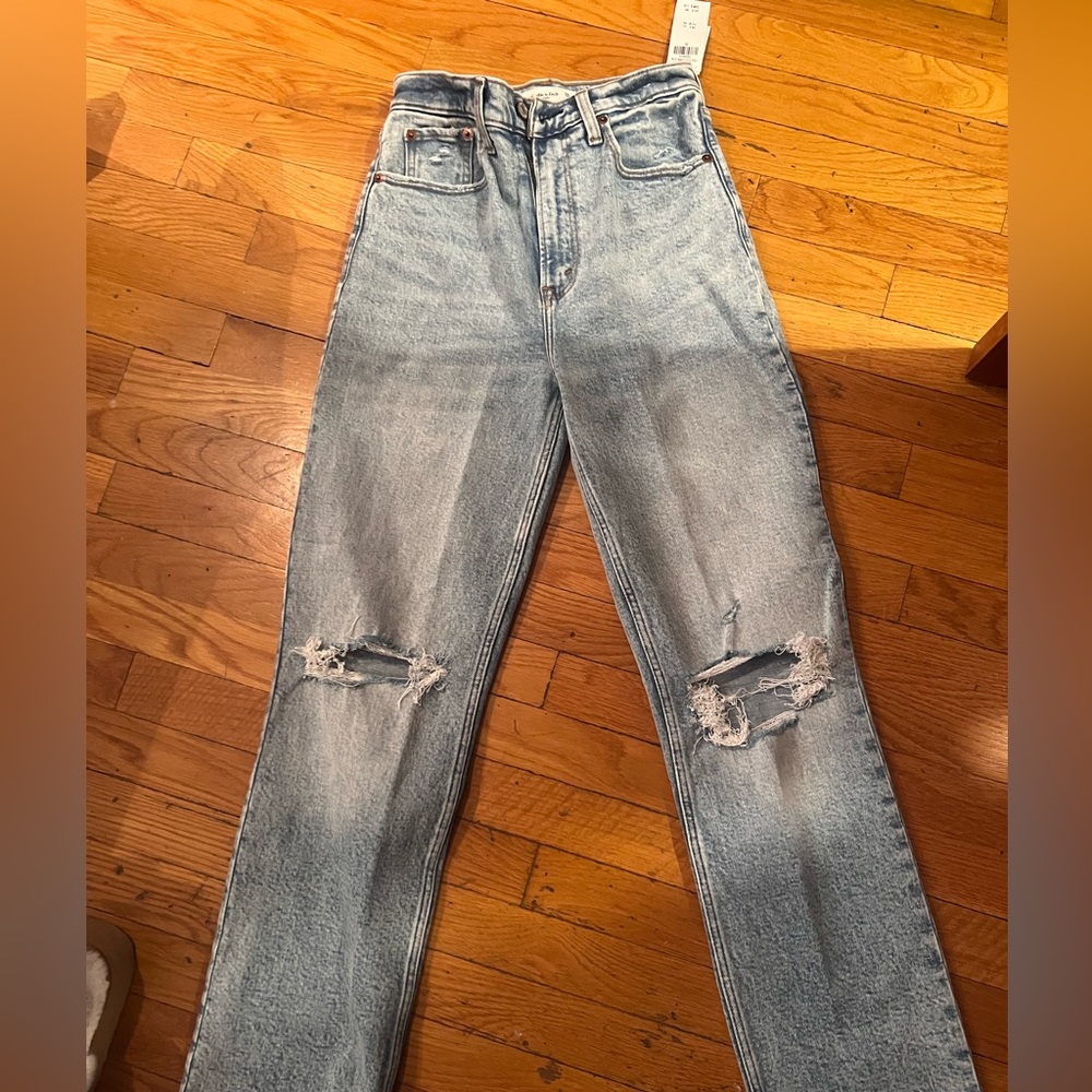 Abercrombie & Fitch The 90’s Straight Ultra High Rise